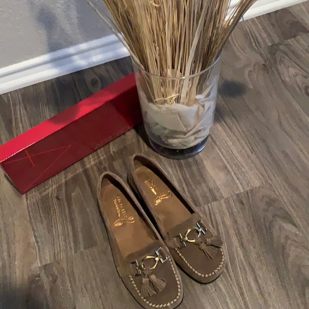 Aerosoles tan flats / brand new